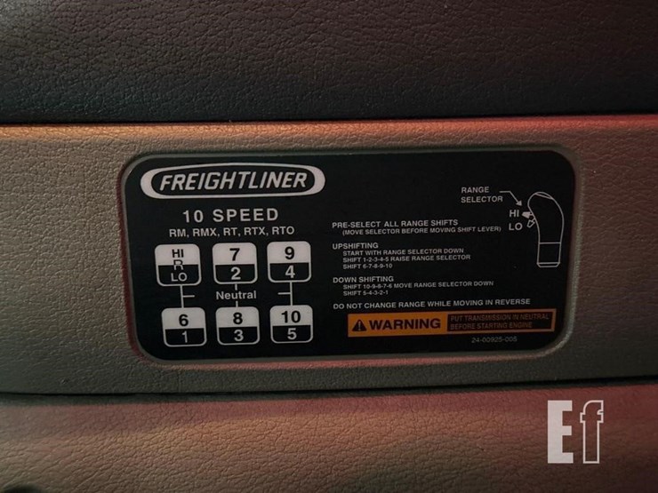 2014-freightliner-cascadia-125-image-23