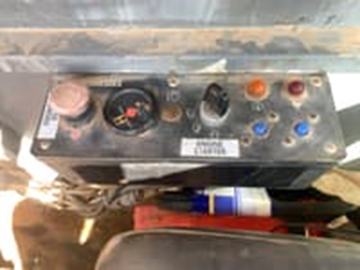 2012-caterpillar-c13-image-14