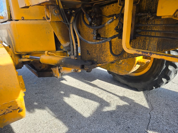 1971-deere-570a-image-56