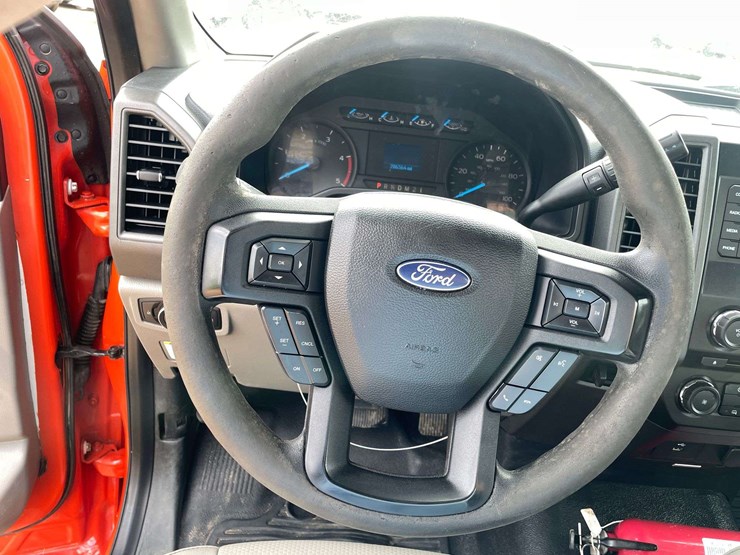 2017-ford-f550-xl-image-12