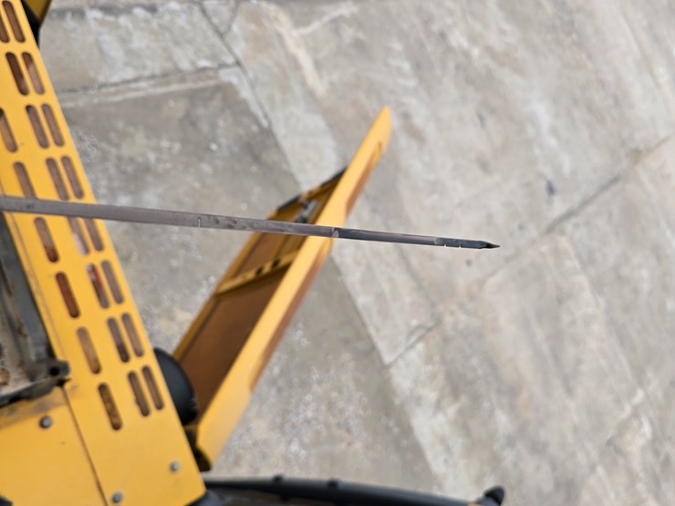 2014-deere-160g-lc-image-65