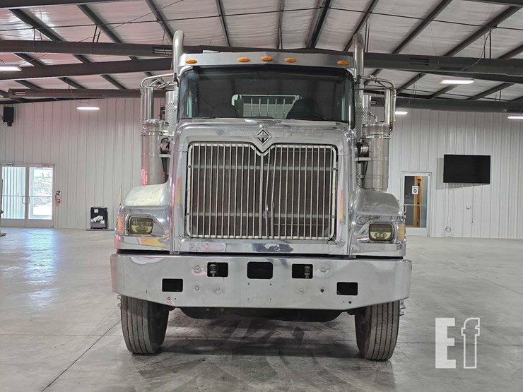 2004-international-paystar-5900-image-7