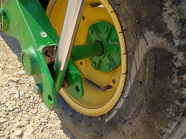 2013-john-deere-630-image-32