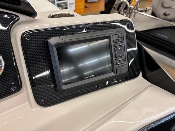 2025-g3-suncatcher-select-20rc-pontoon-image-16