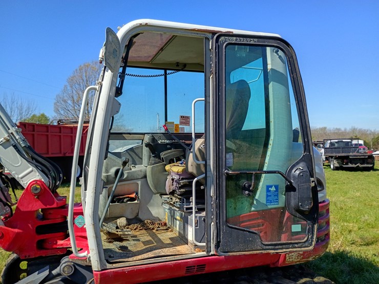2011-takeuchi-tb285-image-31