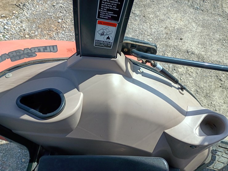 2019-kubota-m7060-image-40