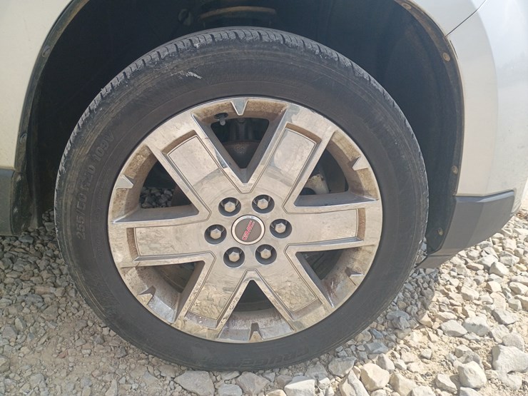 2017-gmc-acadia-image-77