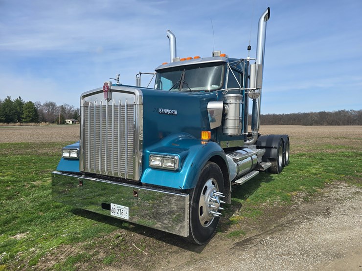 2007-kenworth-w900-image-1