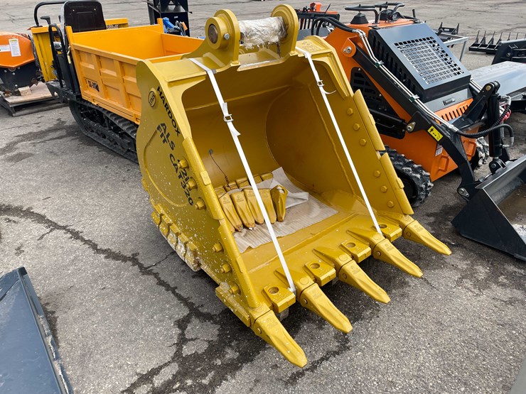 caterpillar-320-image-2