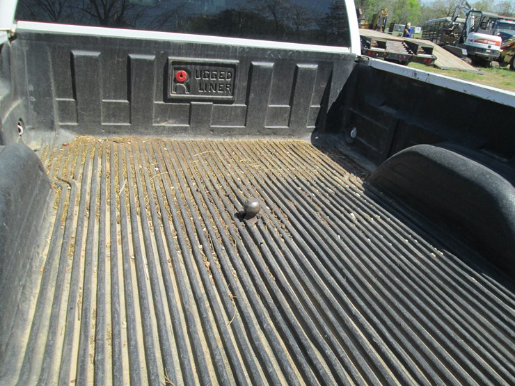 2004-chevrolet-2500hd-image-8