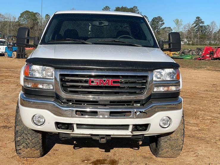 2003-gmc-sierra-2500-image-5