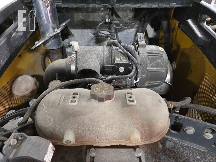 2015-deere-318e-image-20