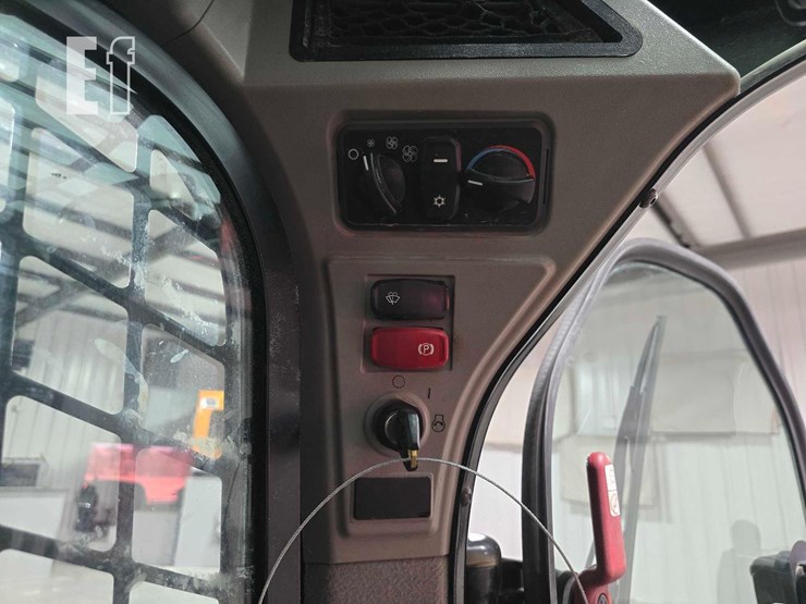 2022-caterpillar-289d3-image-17