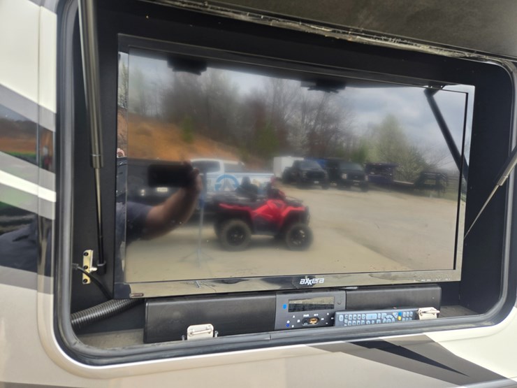 2020-ford-f550-image-98