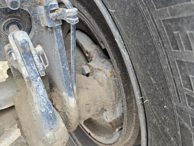 #22593-•-2016-mack-cxu613-pinnacle-sleeper-truck-image-18