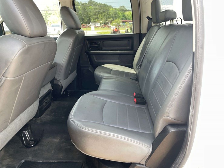 2015-dodge-ram-2500-image-14