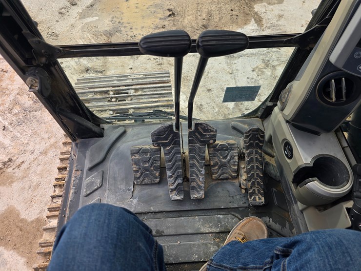 2013-caterpillar-324el-image-79