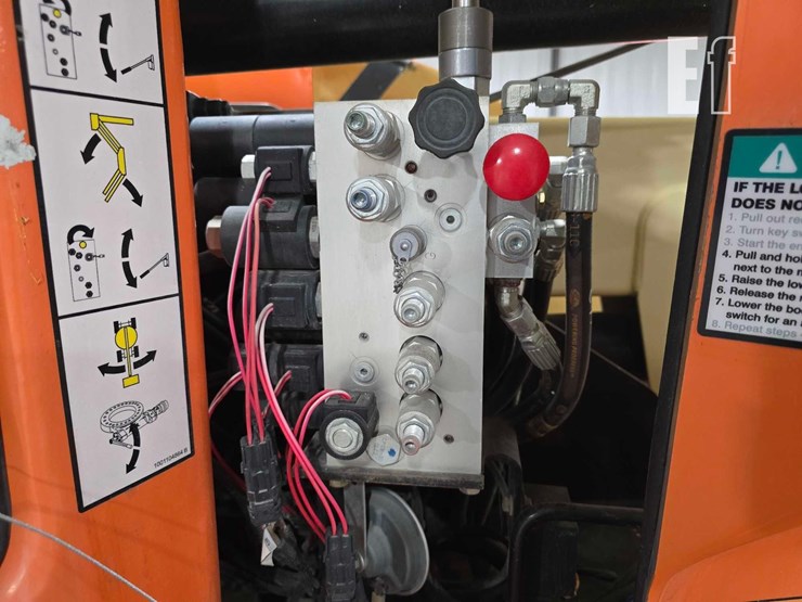 2015-jlg-e400ajpn-image-17