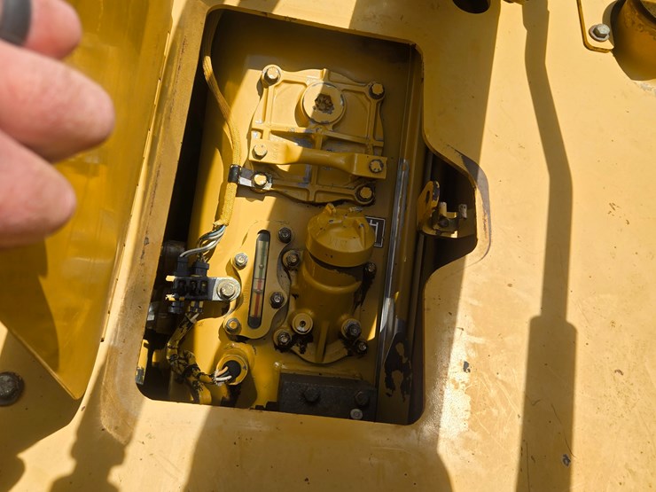 2001-caterpillar-953c-image-109