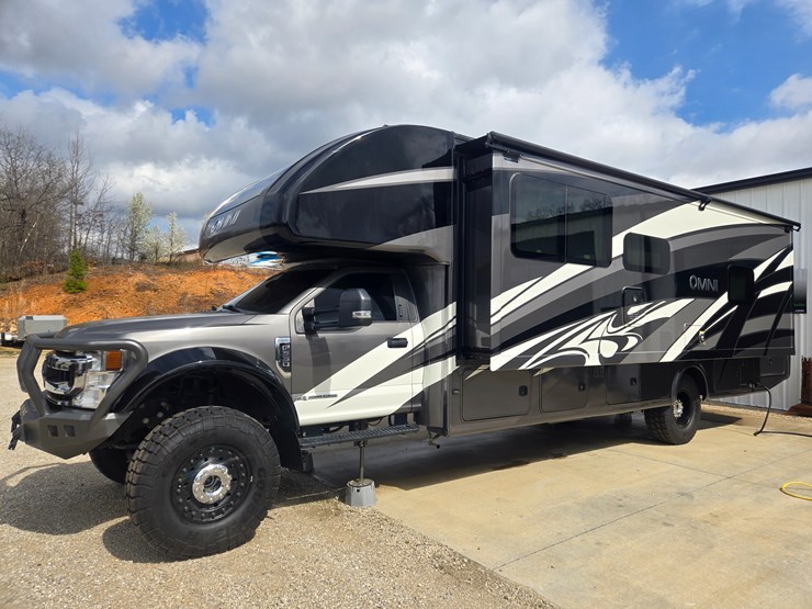 2020-ford-f550-image-3