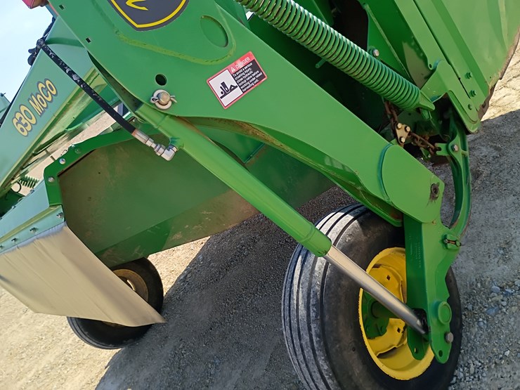 2013-john-deere-630-image-28