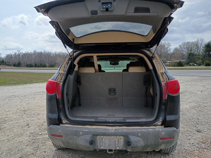 2011-chevrolet-traverse-image-61