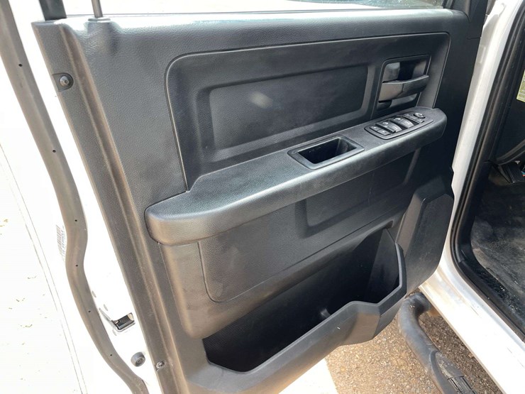 2015-dodge-ram-2500-image-9