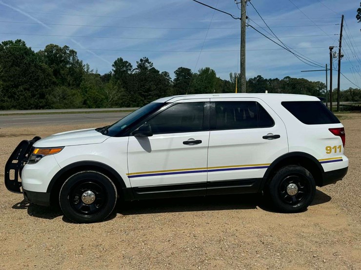 2015-ford-explorer-image-2