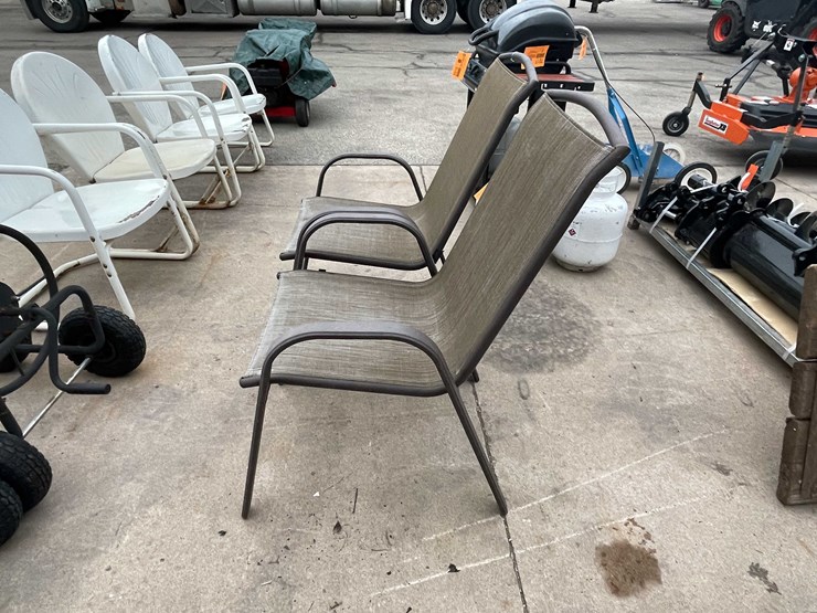 #7017-•-(2)-patio-chairs-(o3)-image-4