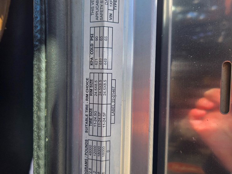 2005-peterbilt-379-image-54