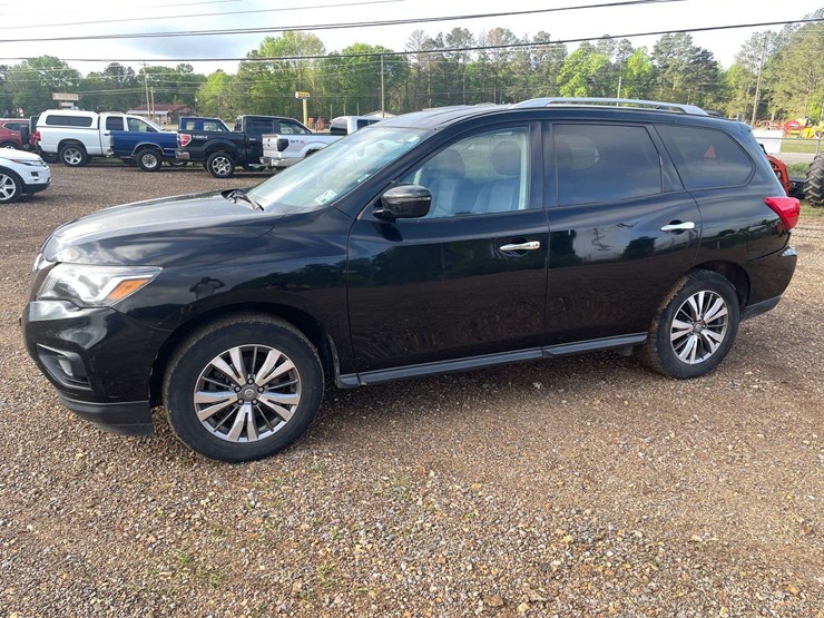 2020-nissan-pathfinder-image-1