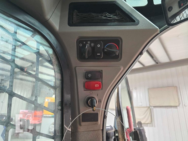 2023-caterpillar-259d3-image-18