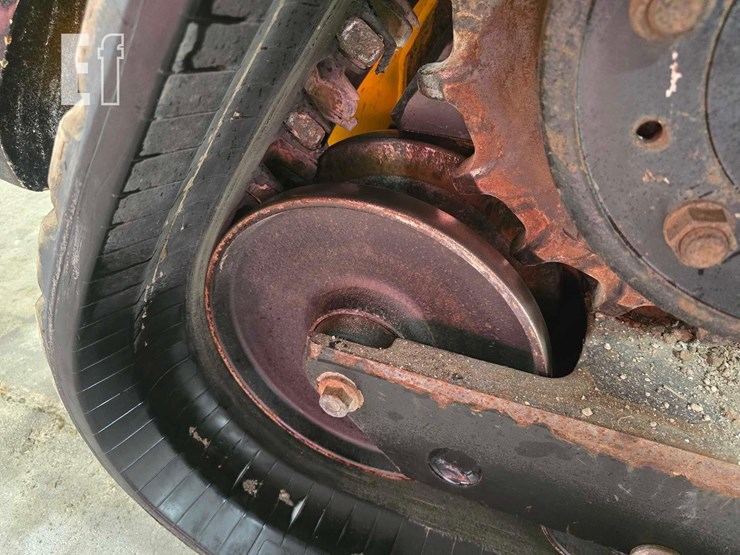 2021-jcb-3ts-8t-image-28