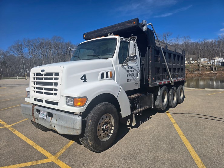 2001-sterling-l9500-image-3