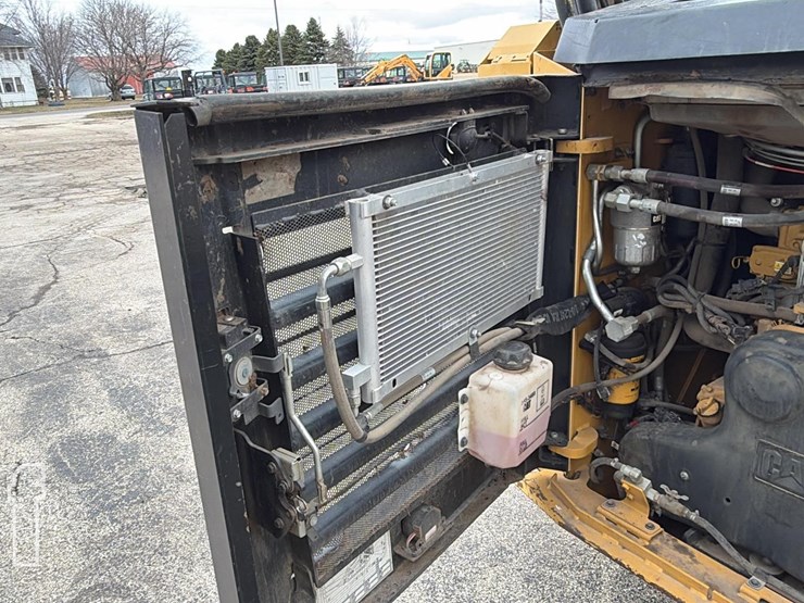 2021-caterpillar-299d3-xe-image-14