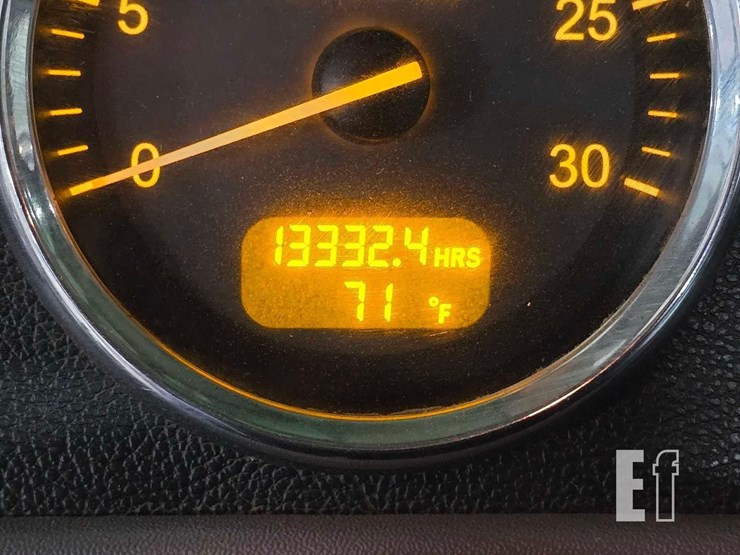 2021-peterbilt-367-image-14