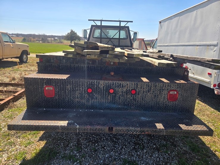 1997-ford-f700-image-10