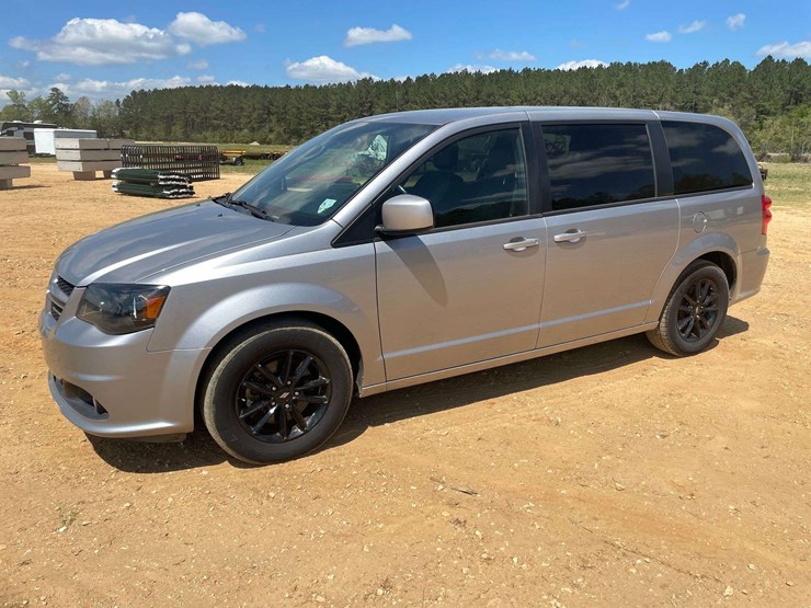 2019-dodge-grand-caravan-gt-image-1