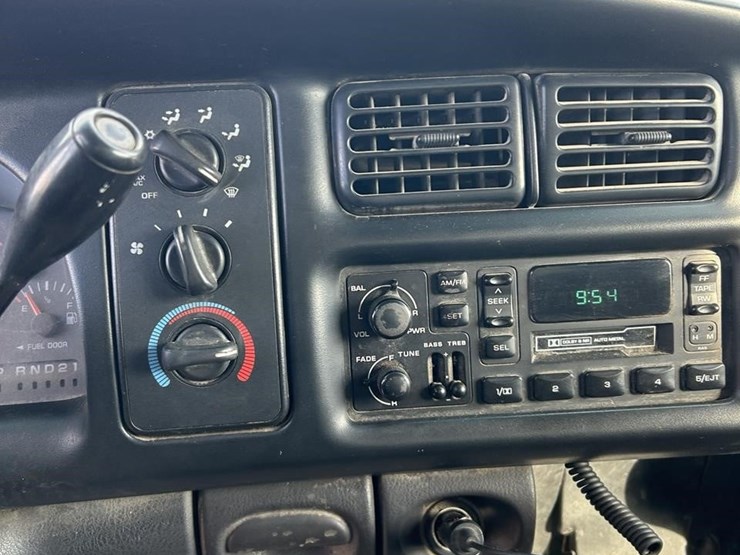 2001-dodge-ram-3500-image-16