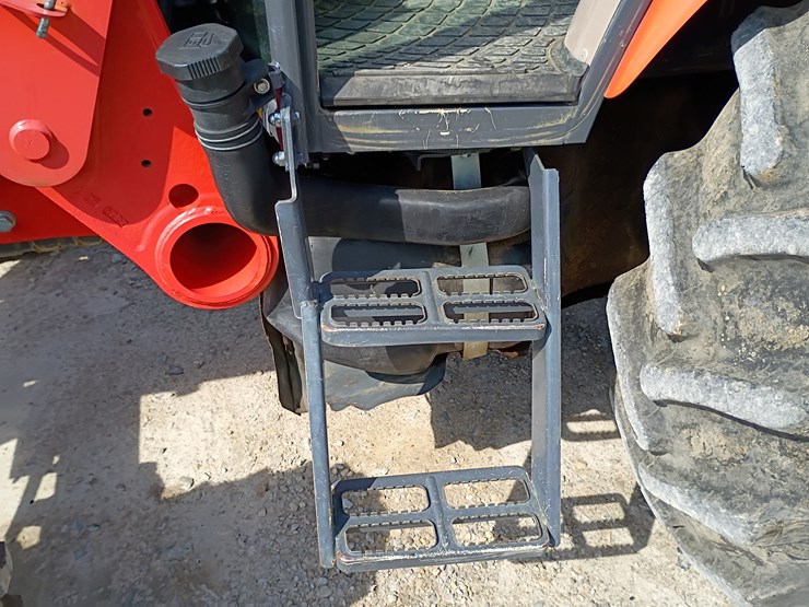 2019-kubota-m7060-image-25