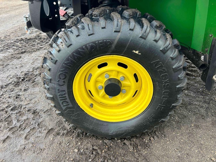 2015-john-deere-gator-image-17