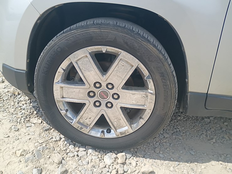 2017-gmc-acadia-image-73