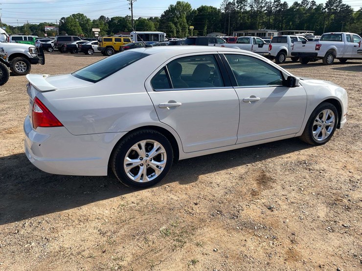 2012-ford-fusion-4-door-sedan-(95,800-miles)-image-3