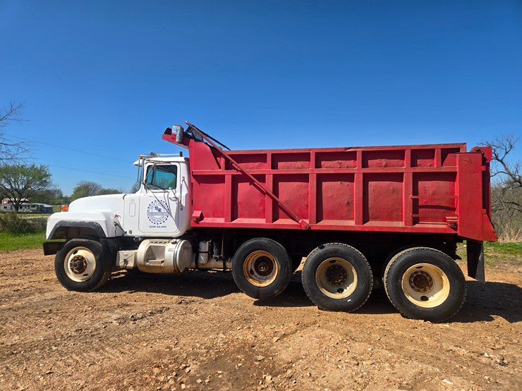 1998-mack-rd688s-image-8