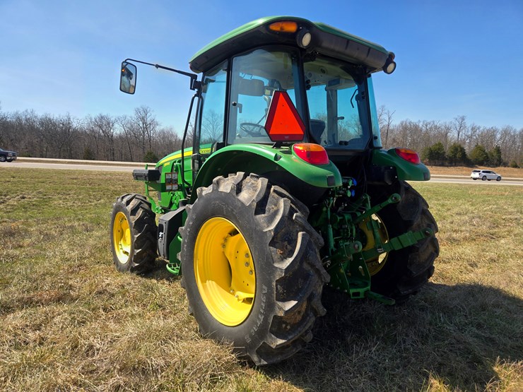 2019-john-deere-5100e-image-8