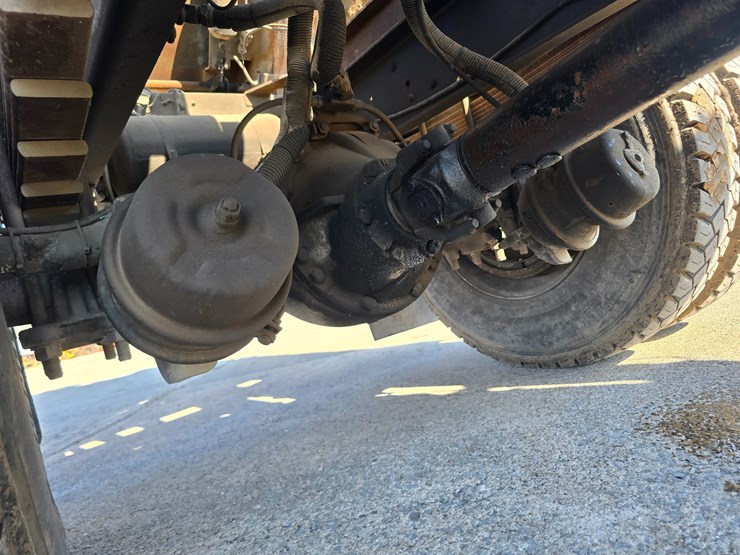 #22520-•-2002-gmc-c7500-dump-truck-image-66