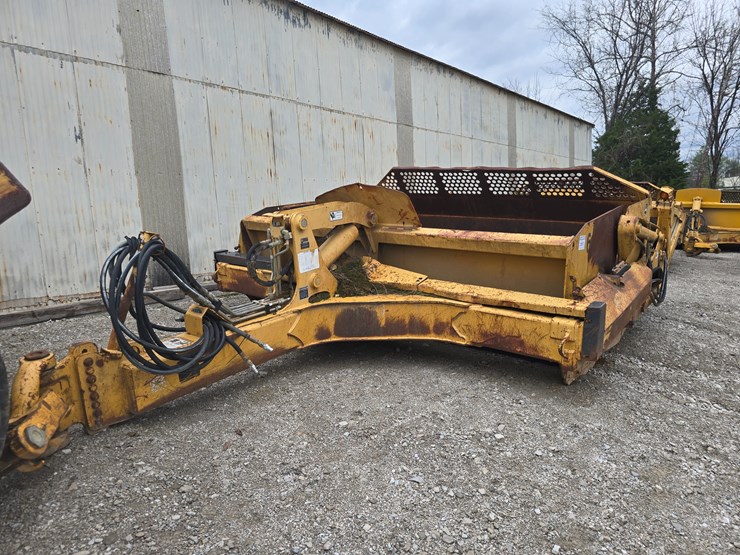 2006-deere-1812c-image-1