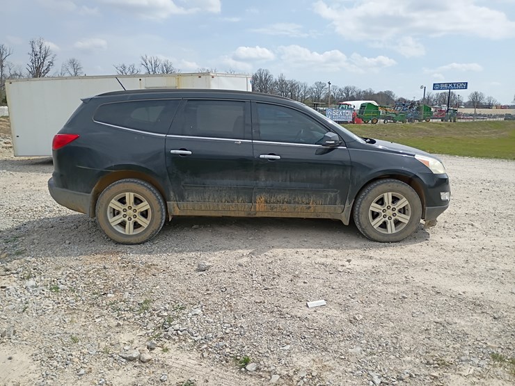 2011-chevrolet-traverse-image-11