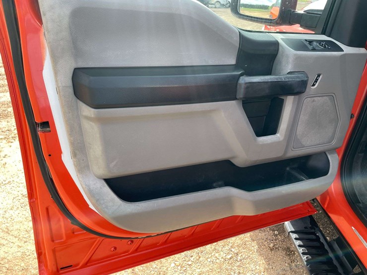 2017-ford-f550-xl-image-9