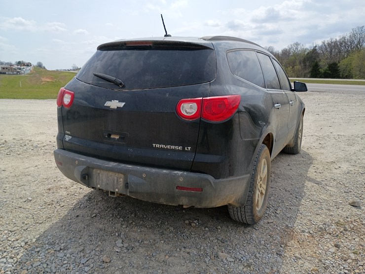 2011-chevrolet-traverse-image-8